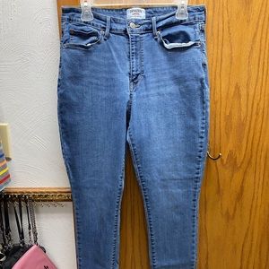 Denizen high rise skinny jean.